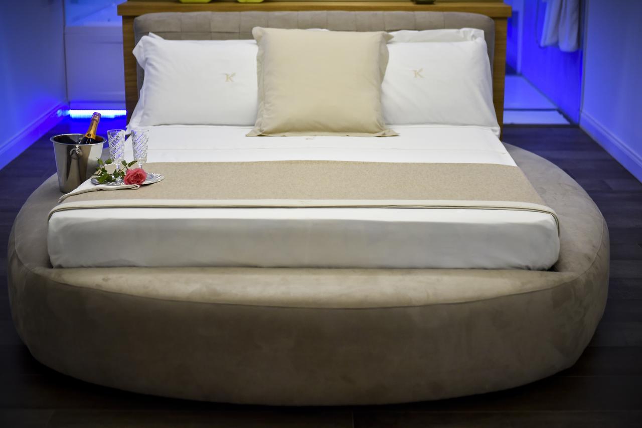 Kete Deluxe Rooms มารินา ดิ ปาลมา ภายนอก รูปภาพ